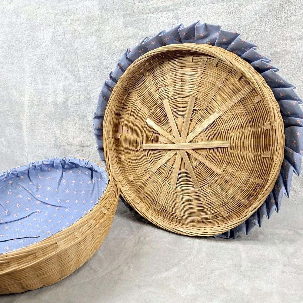 Vintage 80's Wicker Sewing Basket Fabric Pillow Top‎ Lace Lift Top